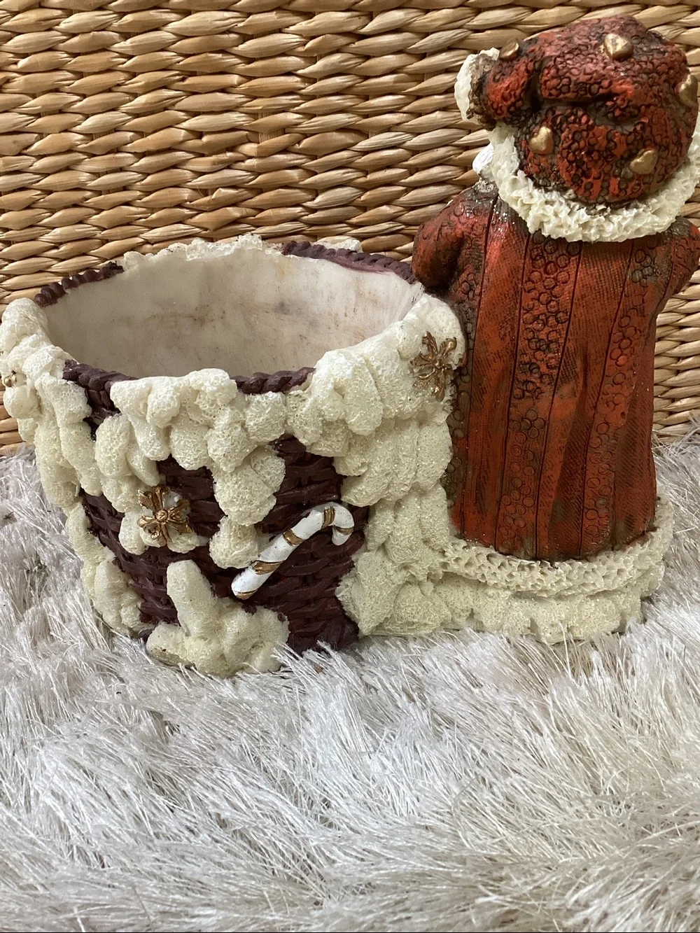 Celestial Musical Santa Holiday Basketweave Resin Planter Gold Harp Trumpet